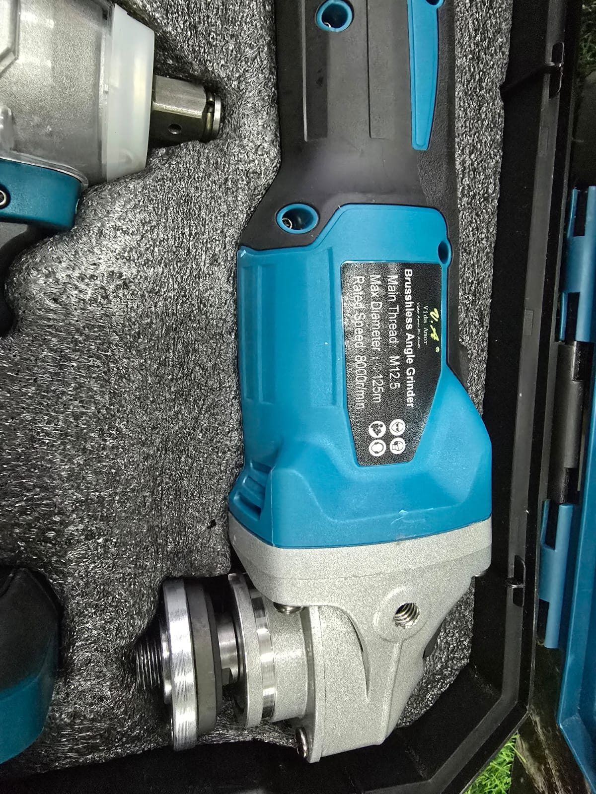 KIT DE ESMERIL GALLETERA + PISTOLA DE IMPACTO 98V - Imagen 4