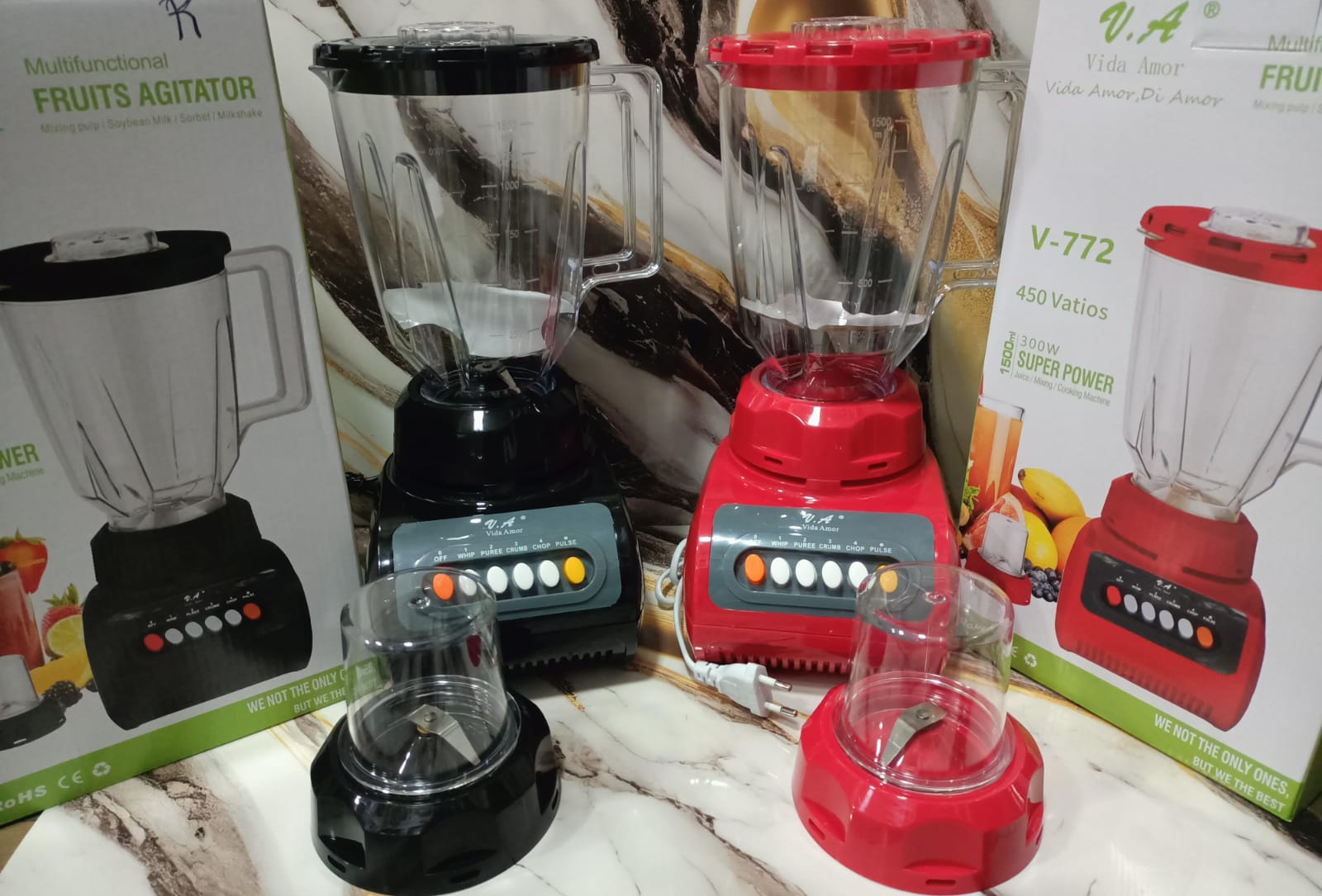 LICUADORA DE PLASTICO CON PICATODO