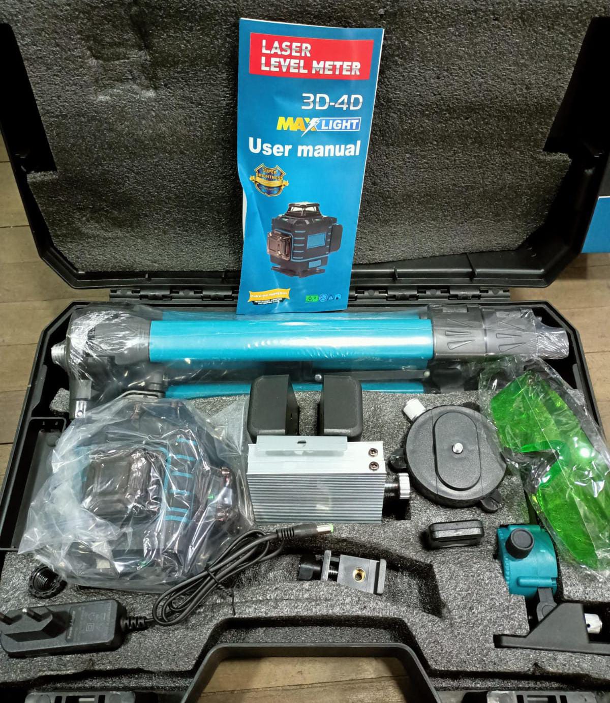 NIVEL LASER 16 LINEAS CON TRIPODE TASBEL - Imagen 2