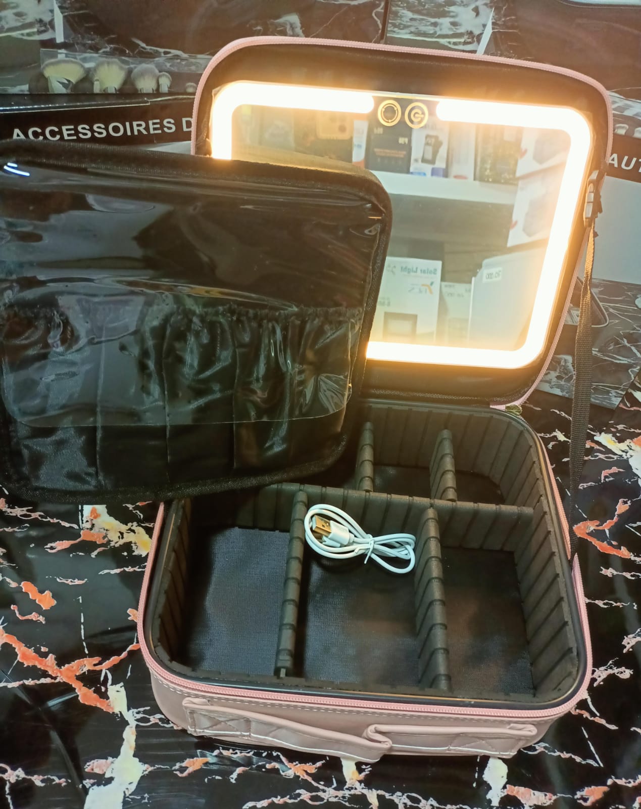 ESTUCHE DE MAQUILLAJE CON ESPEJO Y LUZ LED - Imagen 7