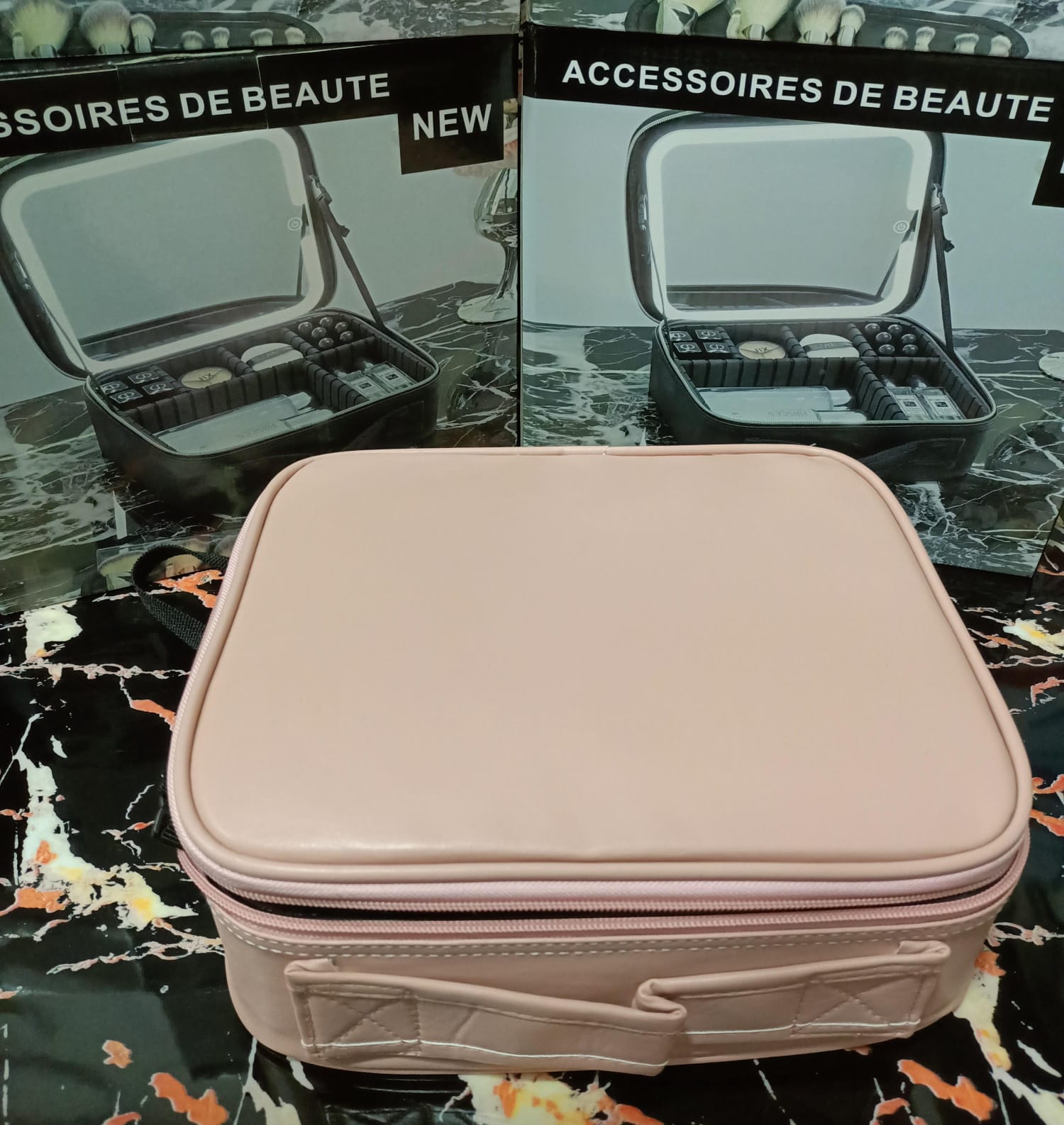 ESTUCHE DE MAQUILLAJE CON ESPEJO Y LUZ LED - Imagen 5