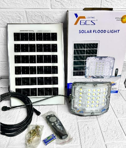 FOCO LED CURVO CON PANEL SOLAR 200W